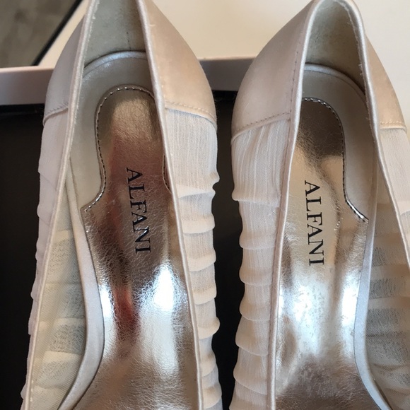 Beautiful Alfani Wedding Shoes - Picture 8 of 13